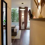 Homely 7 - Elegant Self-check-in For Urban Travelers