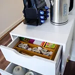 Homely 7 - Elegant Self-check-in For Urban Travelers *