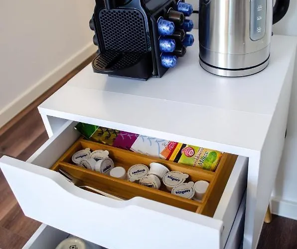 Homely 7 - Elegant Self-check-in For Urban Travelers *